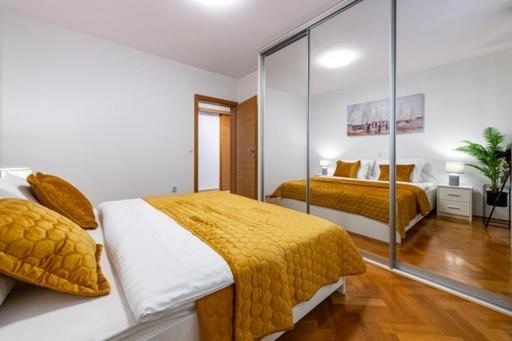 Goldensky New Apartment Дубровник Екстериор снимка
