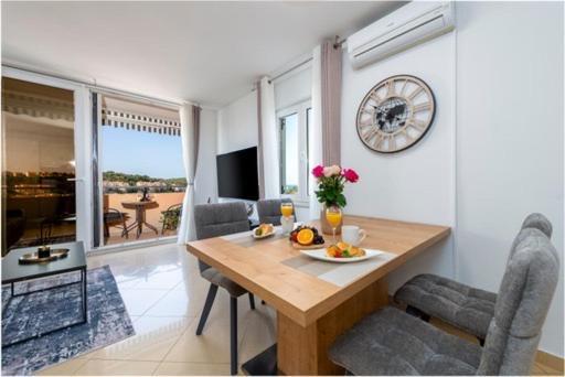 Goldensky New Apartment Дубровник Екстериор снимка