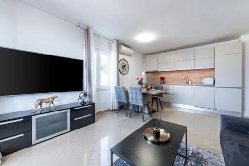 Goldensky New Apartment Дубровник Екстериор снимка