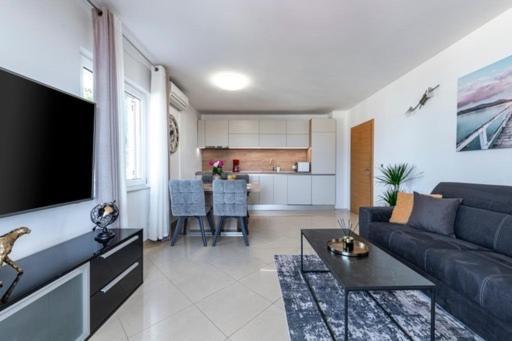 Goldensky New Apartment Дубровник Екстериор снимка